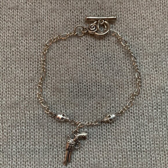 🤠💀 Handmade Skull & Revolver Bracelet & Earrings Set 💀🤠 - Picture 7 of 11